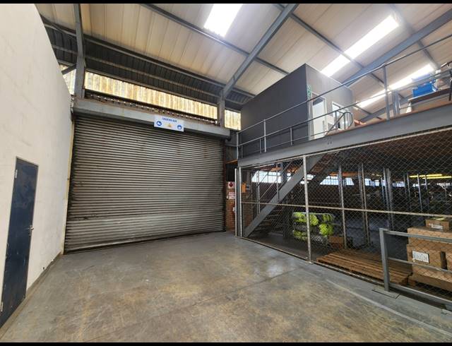 7,726M² WAREHOUSE FOR SALE IN MEADOWDALE